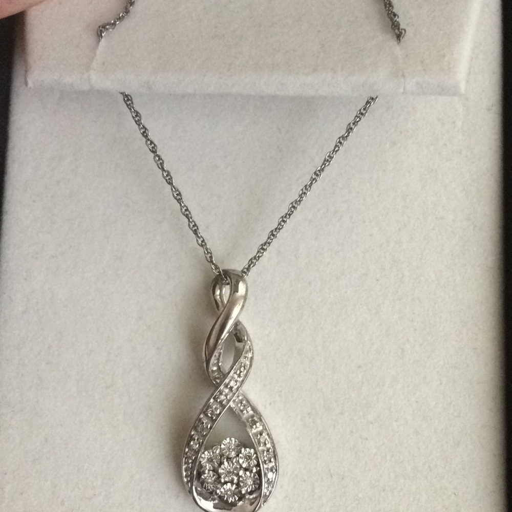 Silver necklace